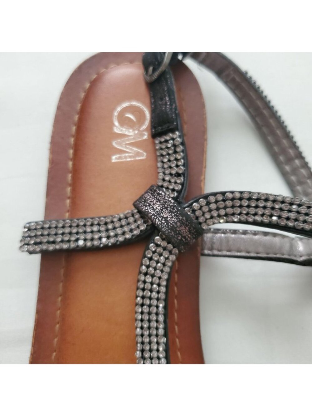 Chelsea Moreland CM Aria Silver Jeweled Studded Black Flat Thong Sandals Size 9M - Picture 5 of 7